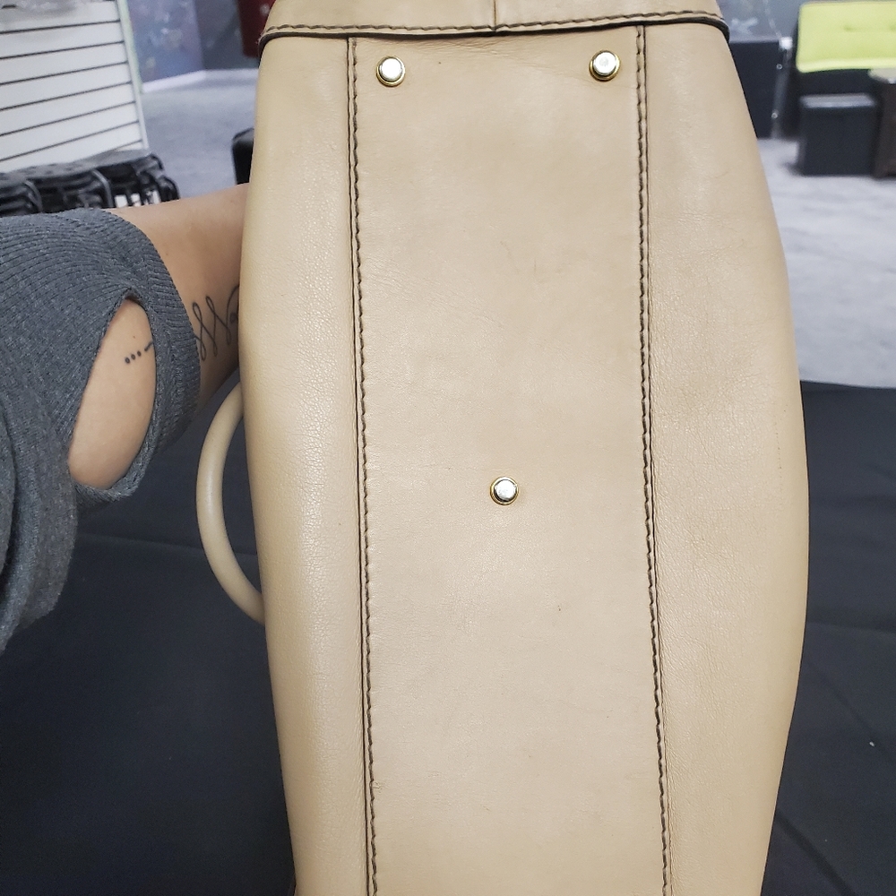 Gucci Leather Tote - Picture 11 of 16